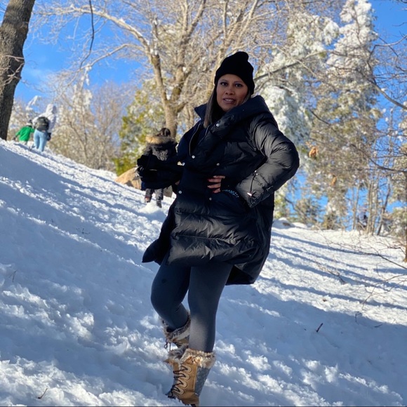 Meet your Posher, Evelyn - Picture 1 of 2